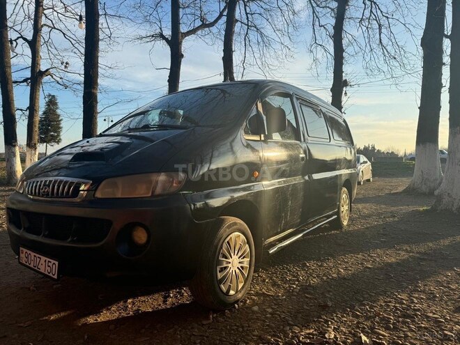 Hyundai H-1 2004, 300,000 km - 2.5 l - Masallı