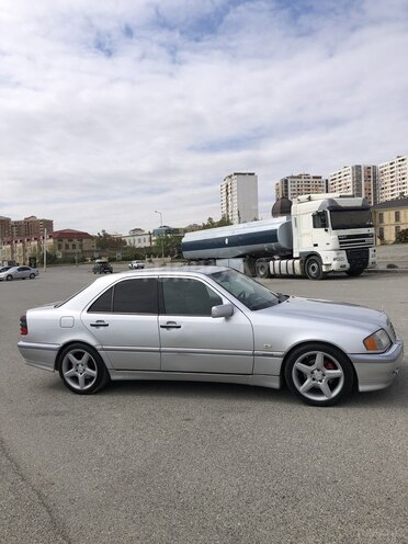 Mercedes C 240 2000, 355,000 km - 2.4 l - Bakı