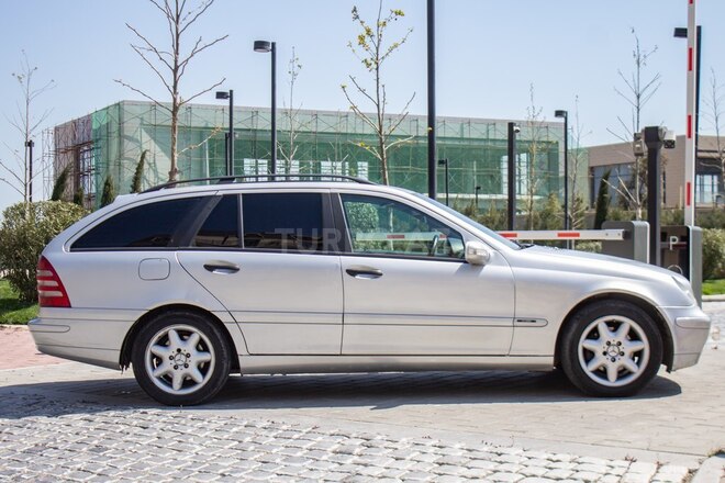 Mercedes C 220 d 2003, 334,876 km - 2.2 l - Bakı