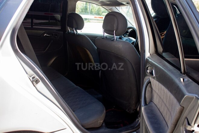 Mercedes C 220 d 2003, 334,876 km - 2.2 l - Bakı