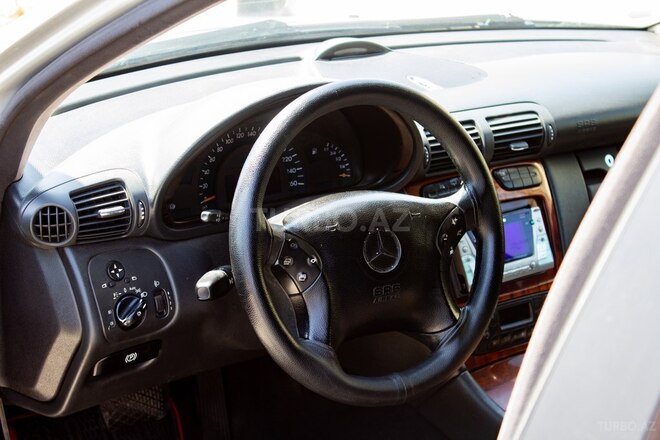 Mercedes C 220 d 2003, 334,876 km - 2.2 l - Bakı