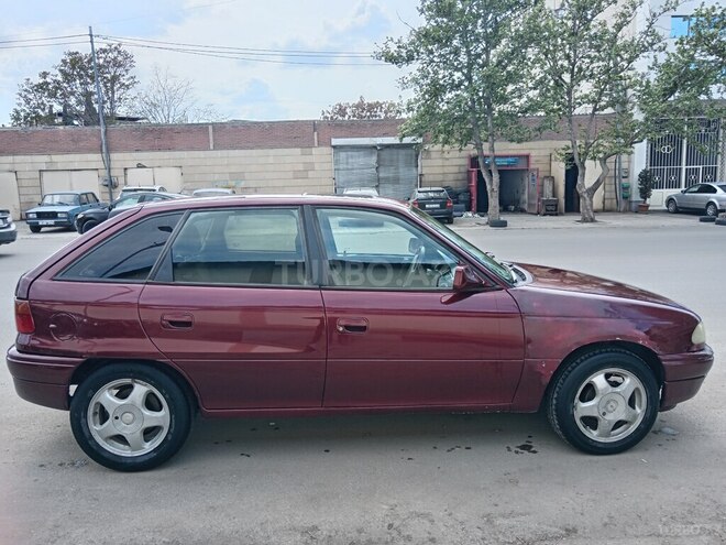Opel Astra 1997, 299,500 km - 1.6 l - Gəncə