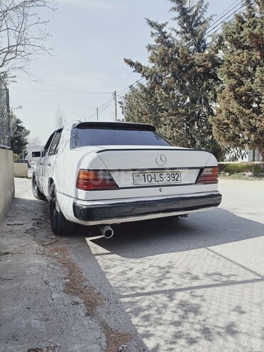 Mercedes E 200 d 1987, 333,333 km - 2.0 л - Ağcabədi