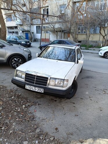 Mercedes E 200 d 1987, 333,333 km - 2.0 л - Ağcabədi