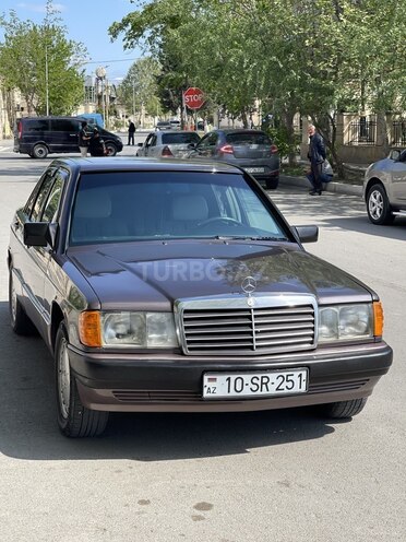 Mercedes 190 1991, 413,000 km - 1.8 l - Yevlax