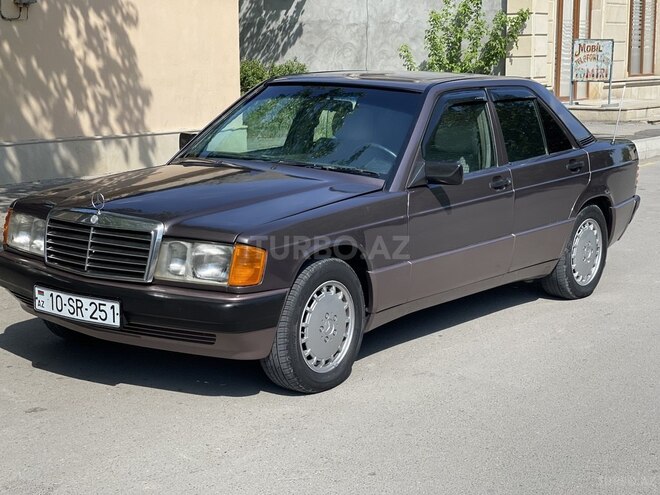 Mercedes 190 1991, 413,000 km - 1.8 l - Yevlax