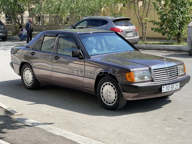 Mercedes 190 1991, 413,000 km - 1.8 l - Yevlax