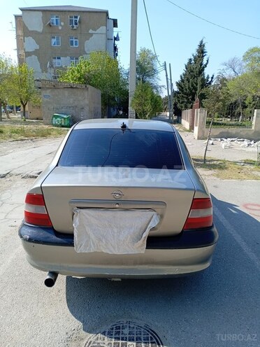 Opel Vectra 1996, 390,000 km - 1.8 l - Sumqayıt