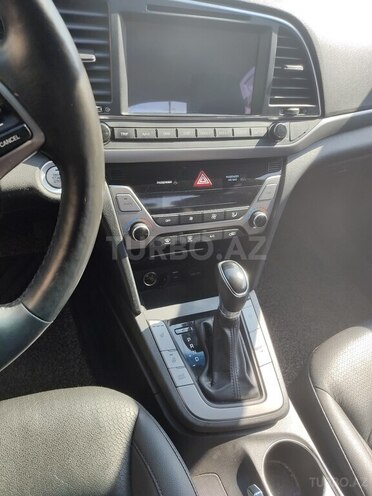 Hyundai Avante 2016, 178,000 km - 1.6 l - Bakı