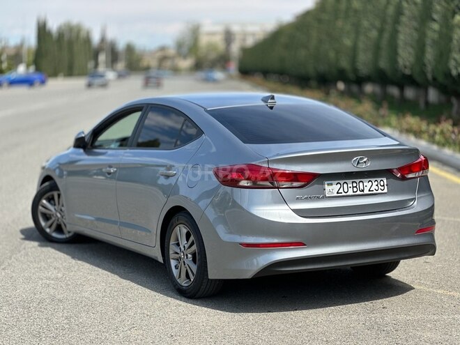 Hyundai Elantra 2017, 120,000 km - 2.0 л - Gəncə