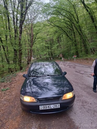 Opel Vectra 1998, 320,000 km - 1.6 l - Quba