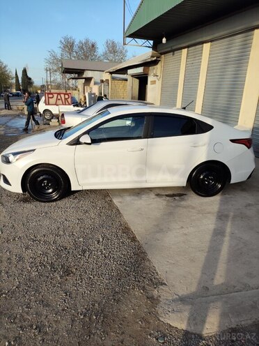 Hyundai Accent 2019, 121,600 km - 1.6 л - Şəmkir