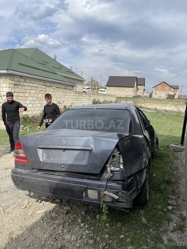 Mercedes C 200 1997, 510,000 km - 2.0 l - Qusar