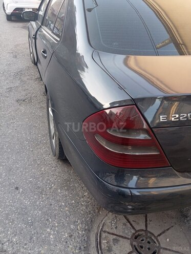 Mercedes E 220 d 2002, 413,325 km - 2.2 л - Bakı