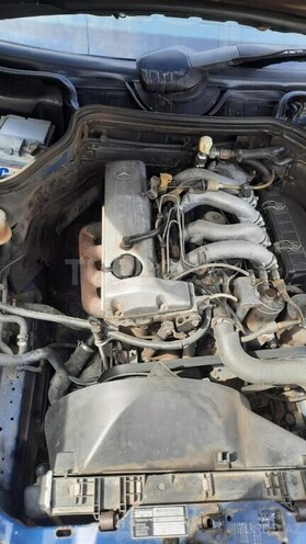 Mercedes E 200 d 1989, 100,000 km - 2.0 l - Gəncə