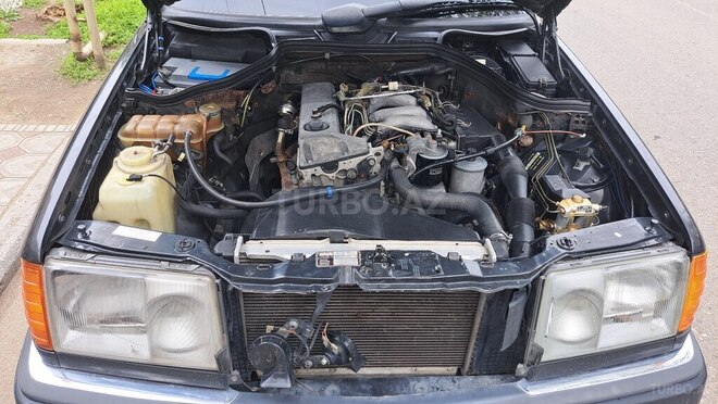 Mercedes E 200 d 1992, 120,000 km - 2.0 л - Qazax