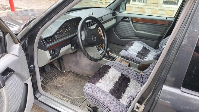 Mercedes E 200 d 1992, 120,000 km - 2.0 л - Qazax