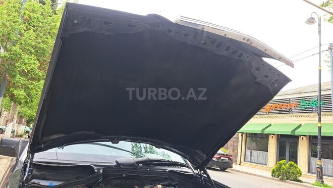 Mercedes E 200 d 1992, 120,000 km - 2.0 л - Qazax