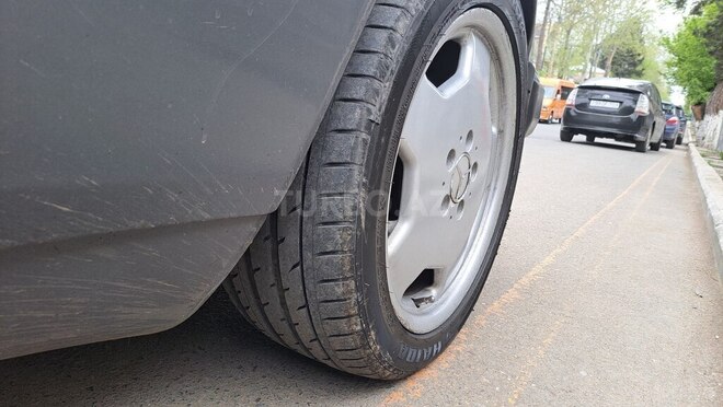 Mercedes E 200 d 1992, 120,000 km - 2.0 л - Qazax