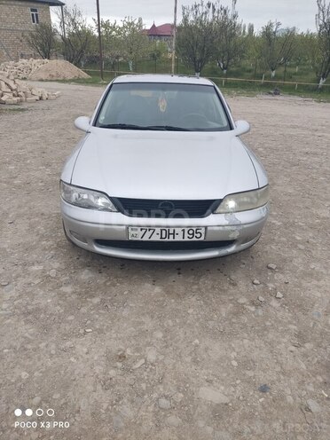 Opel Vectra 2000, 235,069 km - 2.0 л - Quba