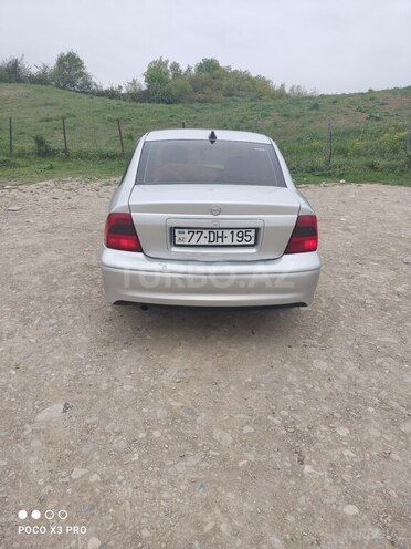 Opel Vectra 2000, 235,069 km - 2.0 л - Quba