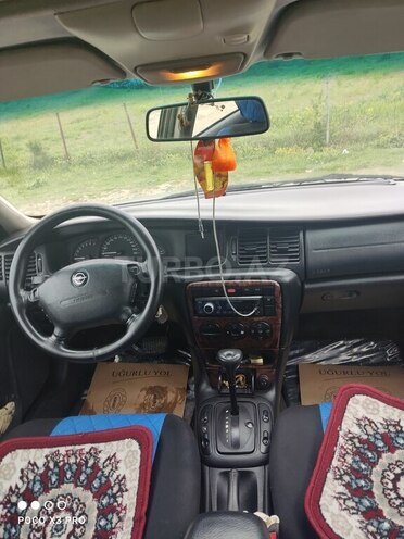 Opel Vectra 2000, 235,069 km - 2.0 л - Quba