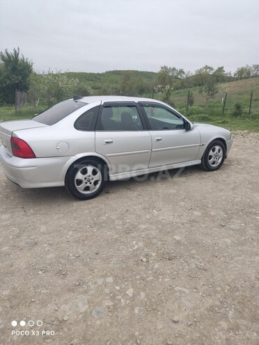 Opel Vectra 2000, 235,069 km - 2.0 л - Quba