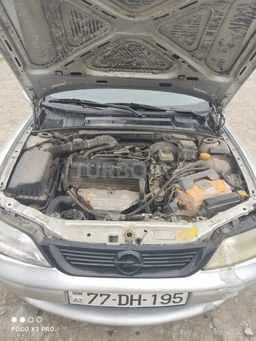 Opel Vectra 2000, 235,069 km - 2.0 л - Quba