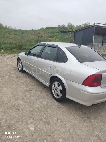 Opel Vectra 2000, 235,069 km - 2.0 л - Quba