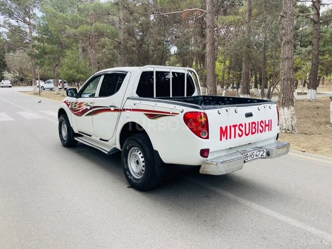 Mitsubishi L200-5