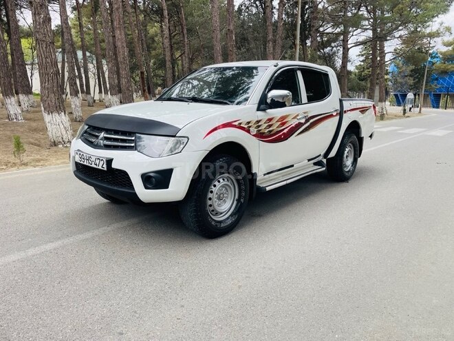 Mitsubishi L200-2