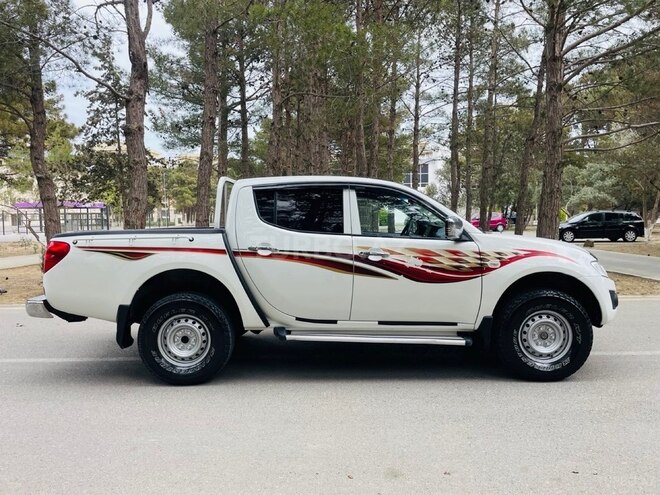 Mitsubishi L200-6