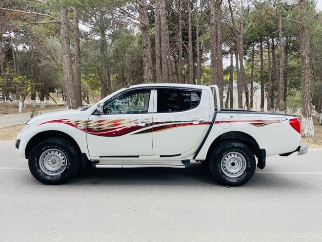 Mitsubishi L200-7