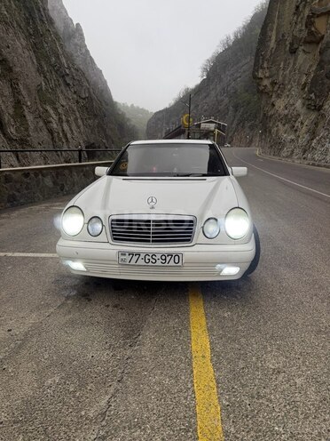 Mercedes E 200 1995, 336,000 km - 2.0 l - Quba