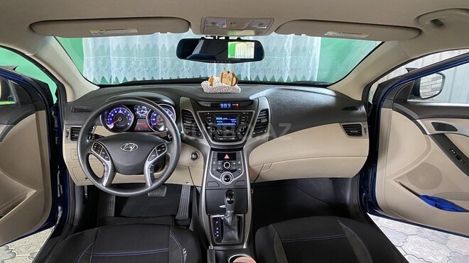 Hyundai Elantra 2015, 76,743 km - 1.8 л - Zaqatala