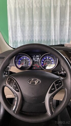 Hyundai Elantra 2015, 76,743 km - 1.8 л - Zaqatala