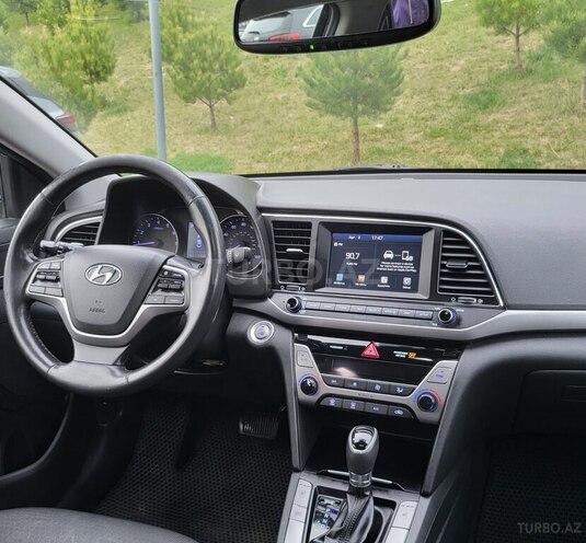 Hyundai Elantra 2017, 118,000 km - 1.4 л - Bakı
