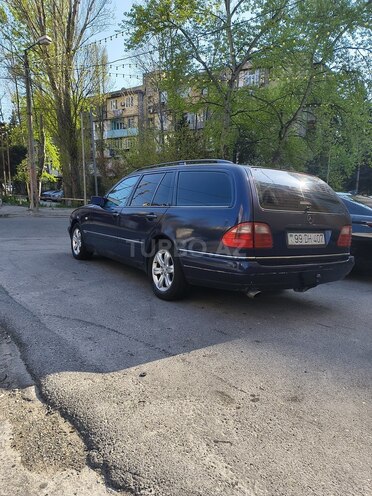 Mercedes E 200 1995, 450,000 km - 2.0 l - Bakı
