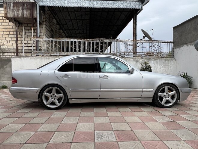 Mercedes E 270 1999, 476,415 km - 2.7 л - Qazax