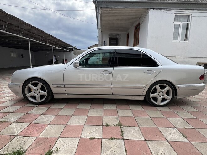 Mercedes E 270 1999, 476,415 km - 2.7 л - Qazax