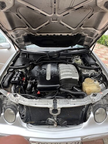 Mercedes E 270 1999, 476,415 km - 2.7 л - Qazax