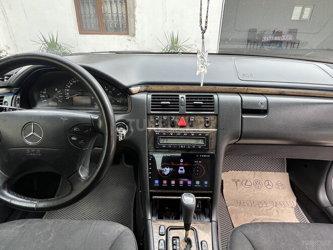 Mercedes E 270 1999, 476,415 km - 2.7 л - Qazax