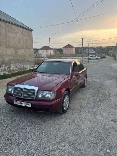 Mercedes E 220 d 1992, 290,000 km - 2.0 l - Sumqayıt