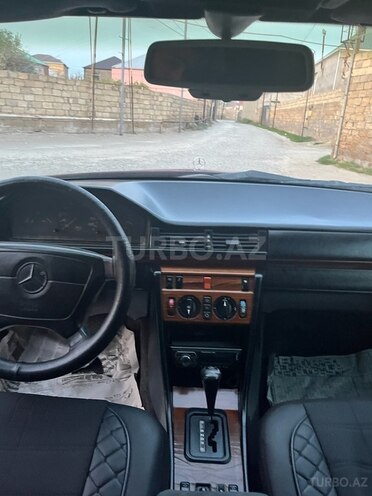 Mercedes E 220 d 1992, 290,000 km - 2.0 l - Sumqayıt