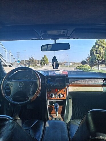 Mercedes E 300 d 1993, 300,000 km - 3.0 l - Qazax