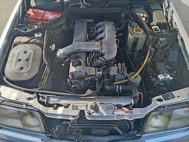Mercedes E 300 d 1993, 300,000 km - 3.0 l - Qazax