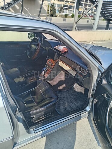 Mercedes E 300 d 1993, 300,000 km - 3.0 l - Qazax