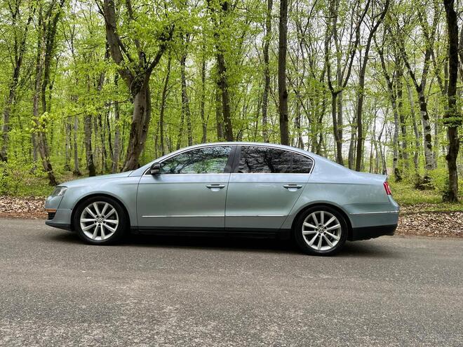Volkswagen Passat 2005, 210,000 km - 2.0 л - Qusar
