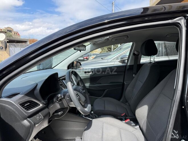 Hyundai Accent-3