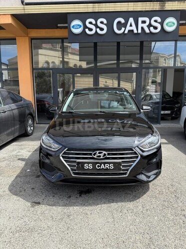 Hyundai Accent-2